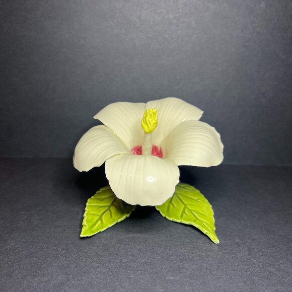 Decorative White Ceramic Tropical Hibiscus Flower Figure Made in Puerto Rico 3" - Picture 1 of 7